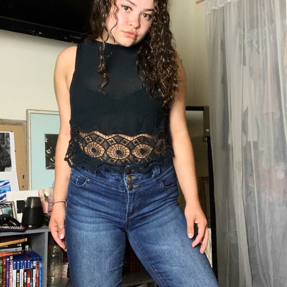 Black crop top - Picture 1 of 6